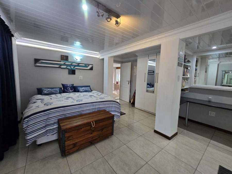 4 Bedroom Property for Sale in Stilbaai Wes Western Cape